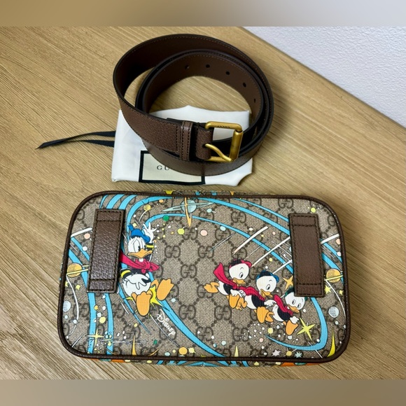 GUCCI Disney X Donald Duck Print Belt Bag - Picture 3 of 11